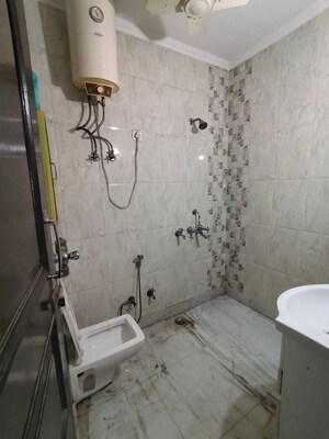 Bathroom in 3 BHK Builder Floor at AS Tower, Sector 45 – for Rent