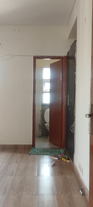 Building Lobby in 2.5 BHK Builder Floor at M2K The White House, Sector 57 – for Rent