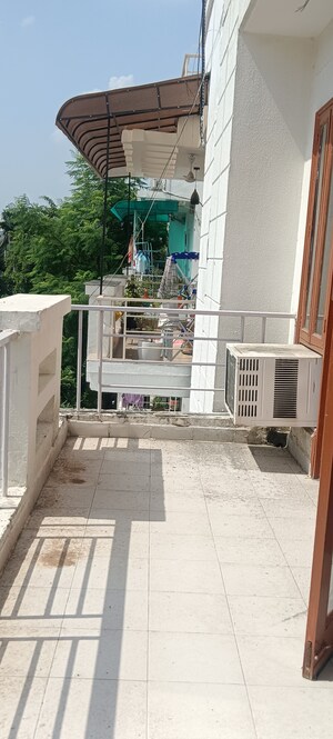 Balcony in 2.5 BHK Builder Floor at M2K The White House, Sector 57 – for Rent