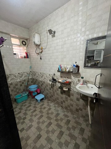 Team Area in 1 BHK Apartment at Sai Kunj, Guruwar Peth – for Rent