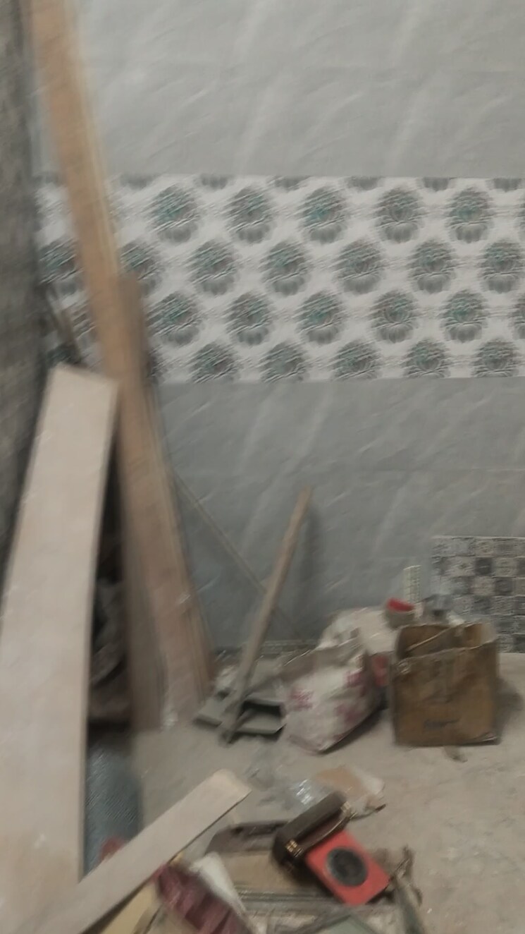 Bathroom, shivalik colony 2 Bedroom 150 Sq.Yd. Builder Floor In Shivalik Colony Delhi 9235956