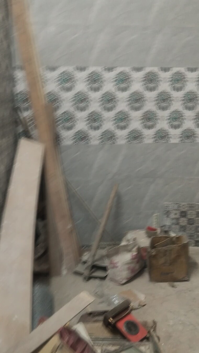 Bathroom, shivalik colony 2 Bedroom 150 Sq.Yd. Builder Floor In Shivalik Colony Delhi 9235956
