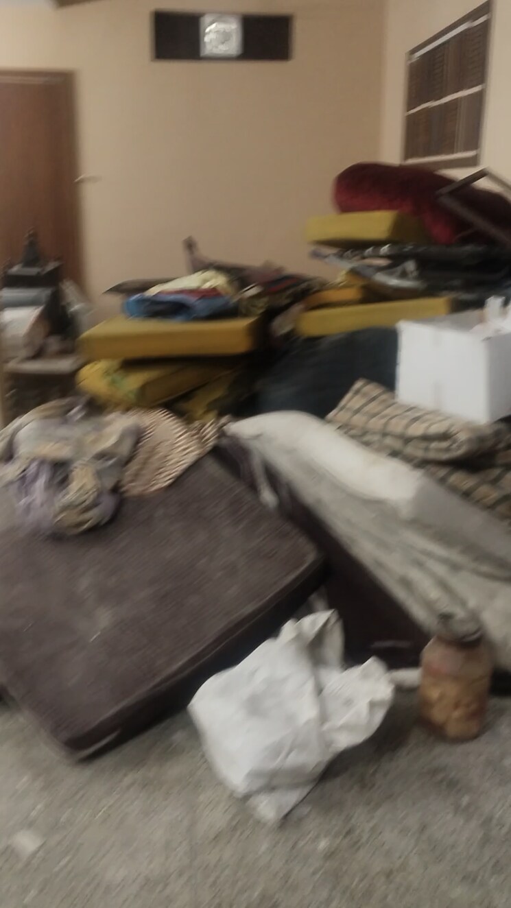 Living Room, shivalik colony 2 Bedroom 150 Sq.Yd. Builder Floor In Shivalik Colony Delhi 9235956