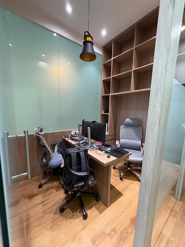 Team Area, express-zone Commercial Office Space 550 Sq.Ft. In Malad East Mumbai 9235936