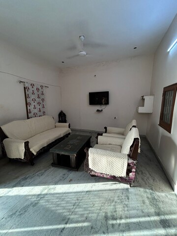 Team Area in 2 BHK Independent House at Sector 22 – for Rent