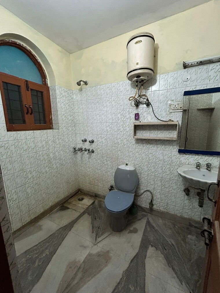 Bathroom, sector 22 2 Bedroom 1600 Sq.Ft. Independent House In Sector 22 Gurgaon 9235916
