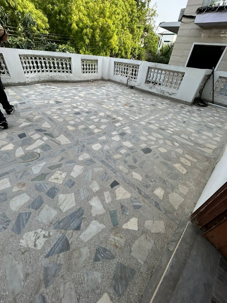 Balcony, sector 22 2 Bedroom 1600 Sq.Ft. Independent House In Sector 22 Gurgaon 9235916