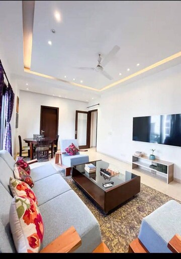 Bedroom in 2.5 BHK Builder Floor at Ambience Mall, Sector 24 – for Rent