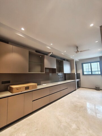 Kitchen in 2.5 BHK Builder Floor at Ambience Mall, Sector 24 – for Rent