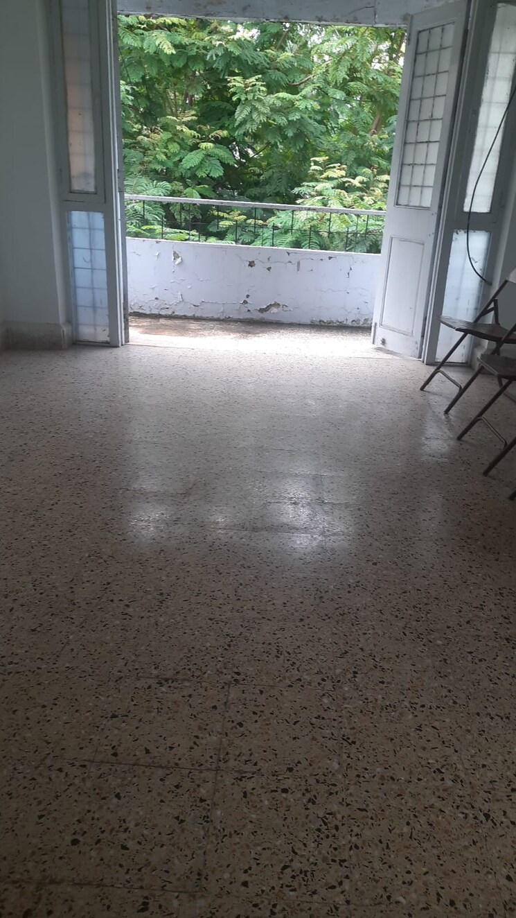 Room, shri-senapati-bapat-chs 2 Bedroom 1000 Sq.Ft. Apartment In Senapati Bapat Road Pune 9236316