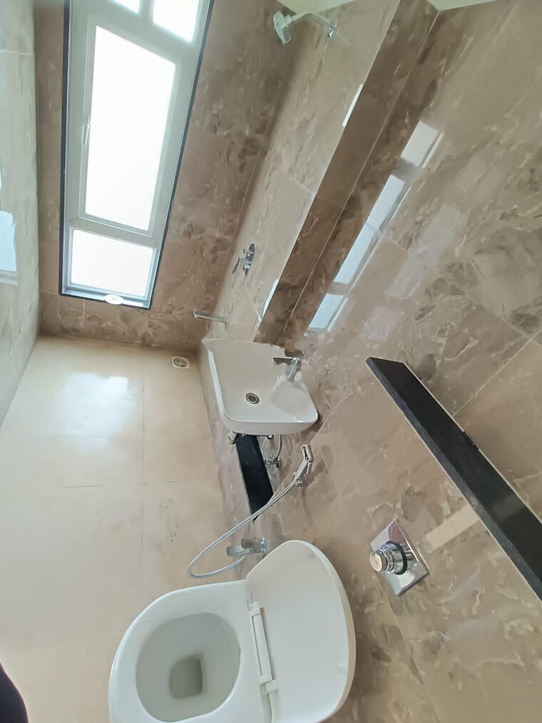 Bathroom, vtp-beaumonde 2 Bedroom 869 Sq.Ft. Apartment In Kharadi Pune 9236302