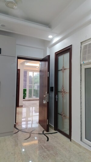Building Lobby in 3 BHK Builder Floor at Vasundhara Sector 3 – for Sale