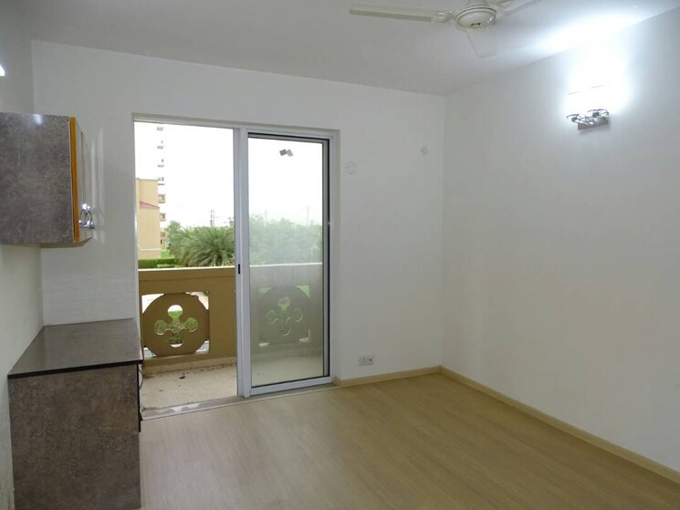 Room, dlf-new-town-heights-i 4 Bedroom 2630 Sq.Ft. Apartment In Sector 90 Gurgaon 9236364