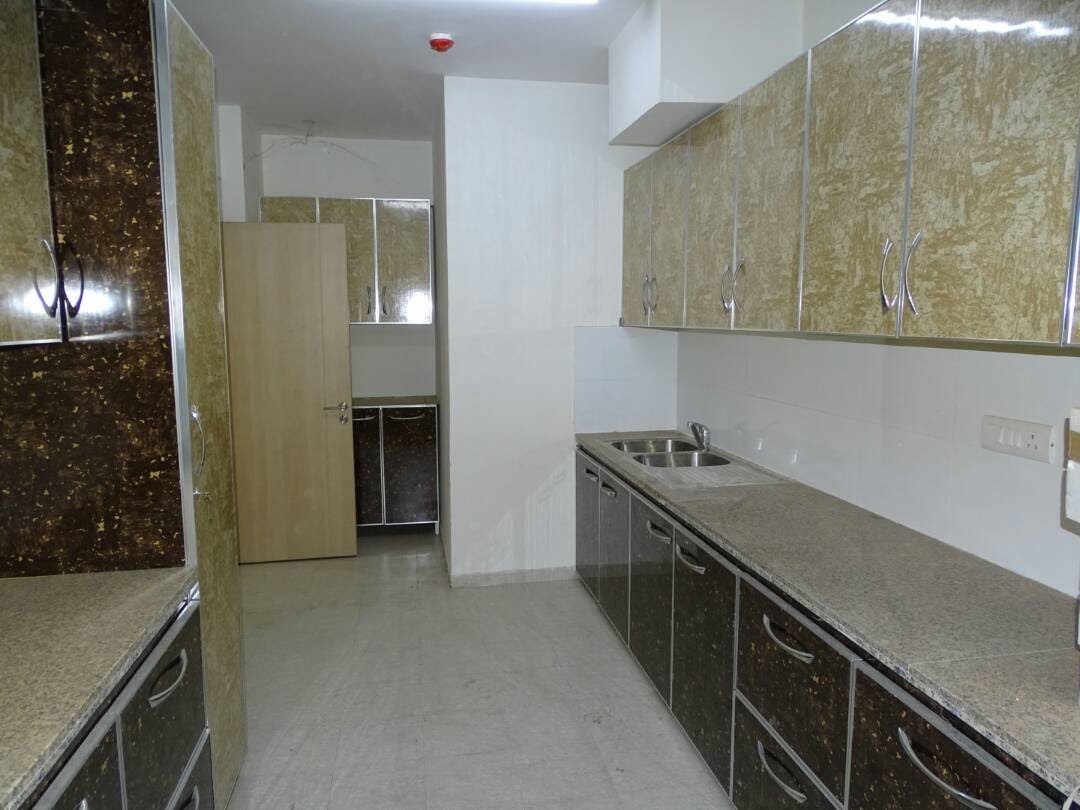 4 BHK + Servant Room Apartment For Sale in DLF New Town Heights I