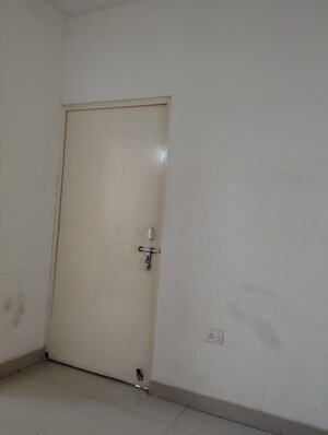 Room in 2 BHK Apartment at Conscient Habitat 78, Sector 78 – for Sale