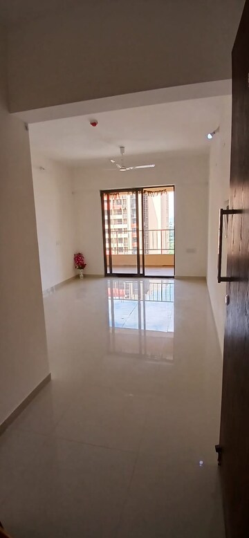 Room in 2 BHK Apartment at Shapoorji Pallonji Joyville Celestia, Hadapsar – for Rent