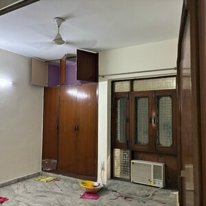 Room in 3 BHK Independent House at Jaipuria Plaza, Sector 26 – for Rent