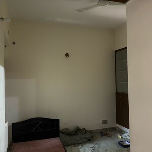 Room in 3 BHK Independent House at Jaipuria Plaza, Sector 26 – for Rent
