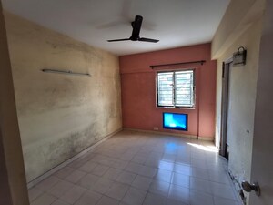 Room in 3 BHK Apartment at Genexx Valley, Diamond Harbour Road – for Rent
