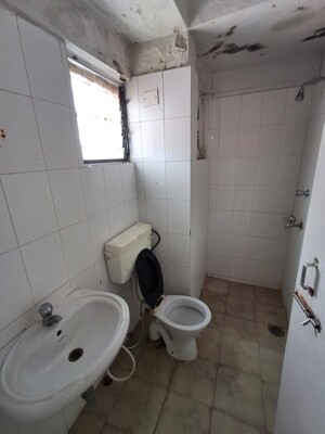 Bathroom in 3 BHK Apartment at Genexx Valley, Diamond Harbour Road – for Rent