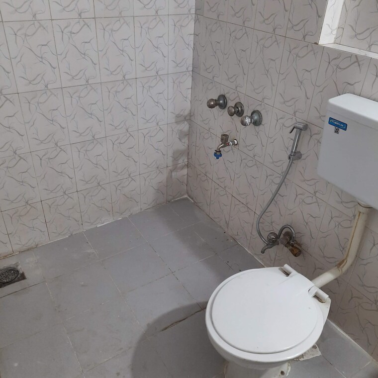 Bathroom, eden-park 2 Bedroom 900 Sq.Ft. Apartment In Viman Nagar Pune 9236451