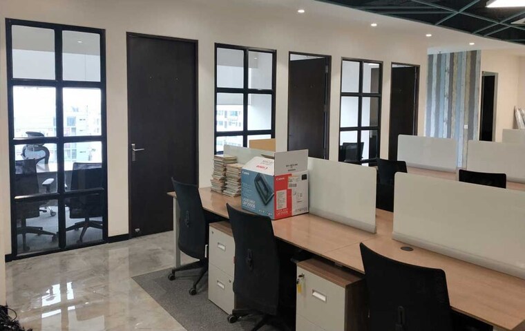 Team Area, vijay nagar Commercial Office Space 3000 Sq.Ft. In Vijay Nagar Indore 9236711
