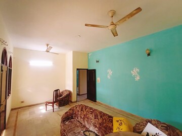 3 BHK Builder Floor For Rent in Chattarpur
