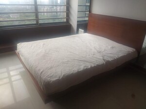 Bedroom in 2.5 BHK Apartment at Oberoi Realty Splendor, Andheri East – for Rent