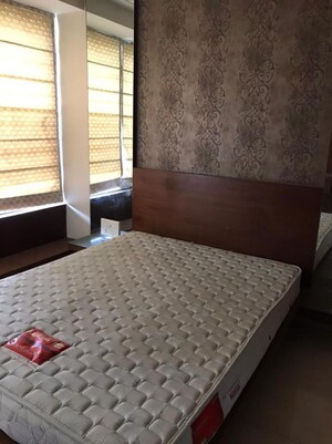 Bedroom in 2.5 BHK Apartment at Oberoi Realty Splendor, Andheri East – for Rent