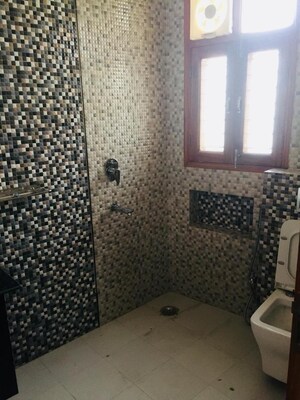 Living Room in 3 BHK Builder Floor at Uppal Southend, Sector 49 – for Rent