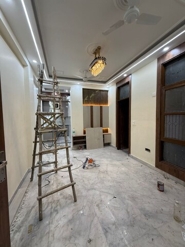 Building Lobby in 2 BHK Builder Floor at Vasundhara Sector 5 – for Sale