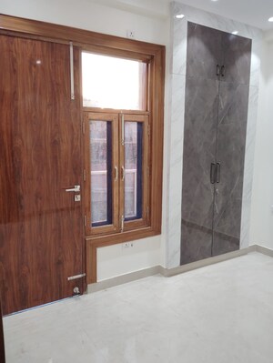 Room in 2 BHK Builder Floor at Vasundhara Sector 5 – for Sale