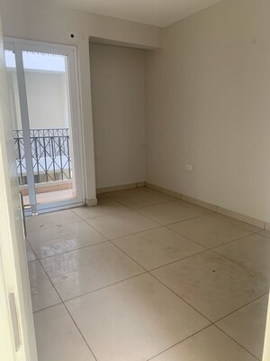 Room in 2 BHK Apartment at Sector 127 – for Sale