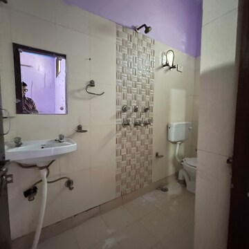 Bathroom in 2 BHK Builder Floor at Rohini Sector 24 – for Rent