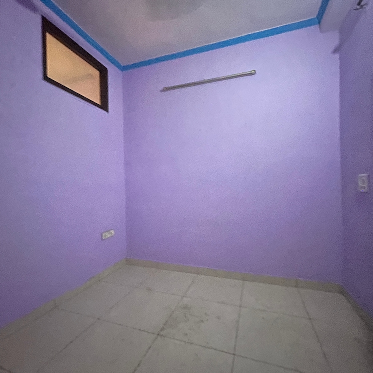 Room, rohini sector 24 2 Bedroom 450 Sq.Ft. Builder Floor In Rohini Sector 24 Delhi 9236647