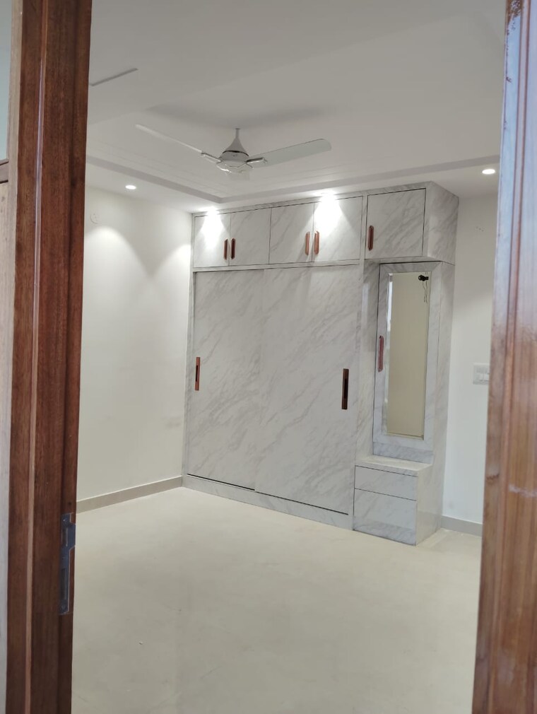 Bathroom, vasundhara sector 5 3 Bedroom 1000 Sq.Ft. Builder Floor In Vasundhara Sector 5 Ghaziabad 9236609