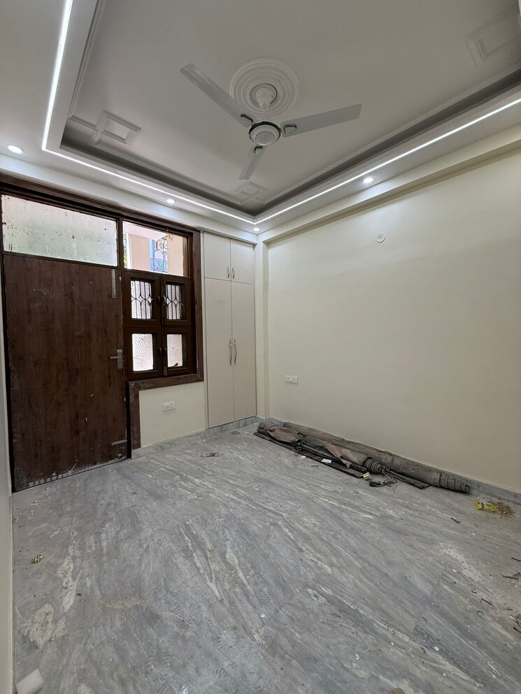 Room, vasundhara sector 5 3 Bedroom 1000 Sq.Ft. Builder Floor In Vasundhara Sector 5 Ghaziabad 9236609