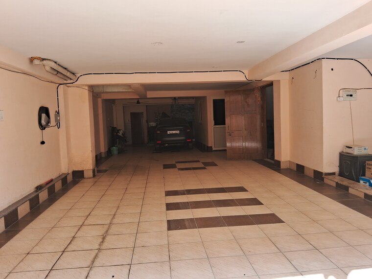  Parking, vipul-world-floors 3 Bedroom 1800 Sq.Ft. Builder Floor In Sector 48 Gurgaon 9236628