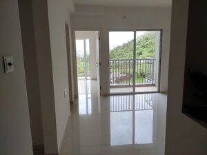 Room in 1 BHK Apartment at Godrej Hillside, Mahalunge – for Rent