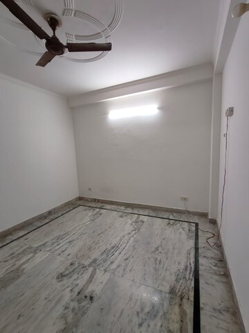 Room in 3 BHK Builder Floor at Saket – for Rent
