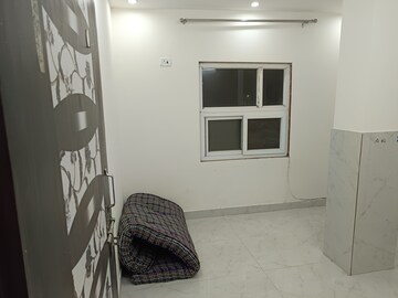 Room in Studio Apartment at Dwarka Sector 16 – for Rent