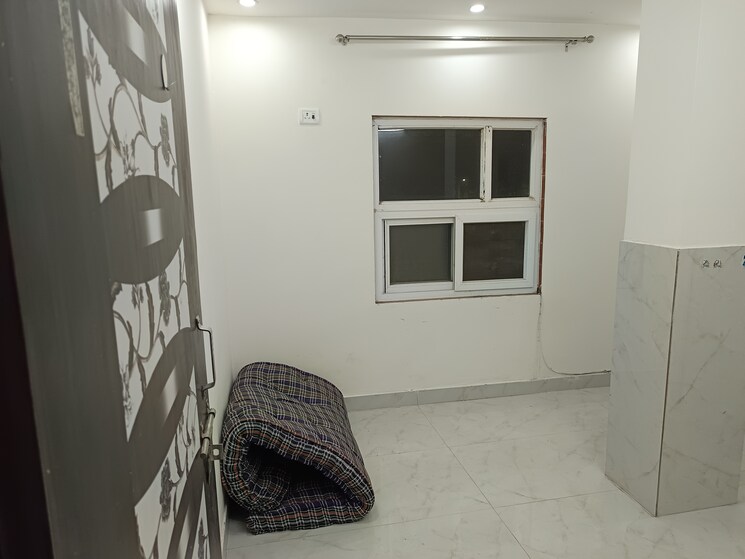 Room, dwarka sector 16 Studio 300 Sq.Ft. Apartment In Dwarka Sector 16 Delhi 9236683