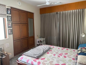 Bedroom in 5 BHK Apartment at Hiranandani Gardens Valencia, Powai – for Sale