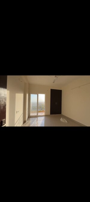 Room in 3 BHK Apartment at Paramount Emotions, Sector 1 Greater Noida – for Rent