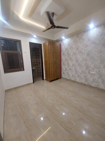 Room in 2 BHK Builder Floor at Vasundhara Sector 1 – for Sale