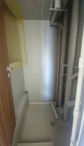  2 BHK Apartment at Sheth Irene, Malad West – for Rent