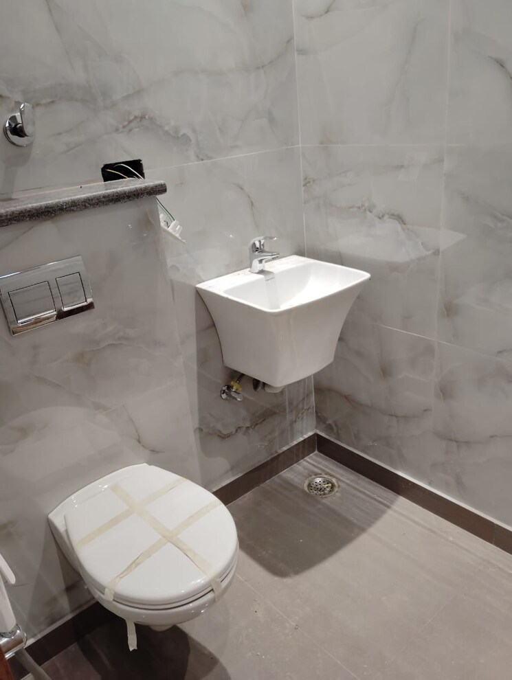 Bathroom, aba-olive-county 3 Bedroom 1355 Sq.Ft. Apartment In Vasundhara Sector 5 Ghaziabad 9236730
