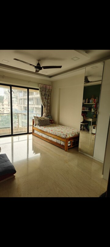 Room in 3 BHK Apartment at MidCity Roshni, Bandra West – for Rent