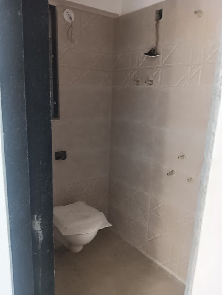 Bathroom, dgs-sheetal-tapovan 2 Bedroom 725 Sq.Ft. Apartment In Malad East Mumbai 9236788