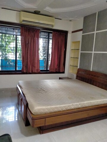 Bedroom in 1 BHK Builder Floor at Sion – for Rent